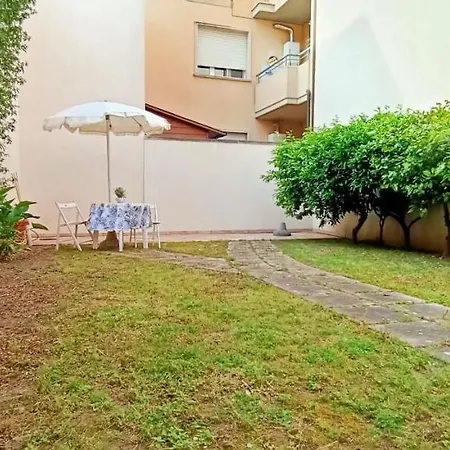 Giardino Di Limoni * Viareggio
