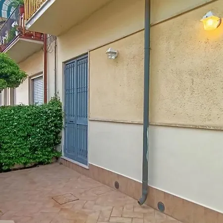 Giardino Di Limoni 아파트 *